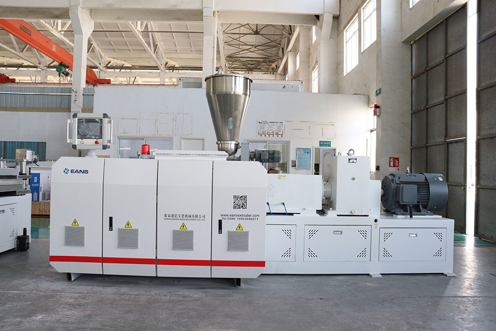 PVC k&ouml;p&uuml;k levha ekstruder makinesi