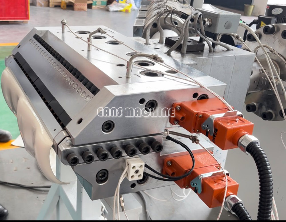 PVC alt panel kalıbı