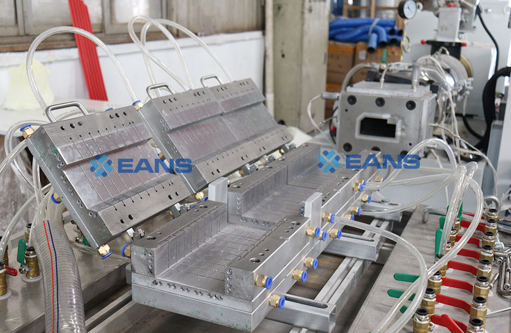 wpc kapı &ccedil;er&ccedil;evesi ekstruder