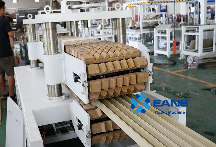 PVC k&ouml;şe koruma makinası